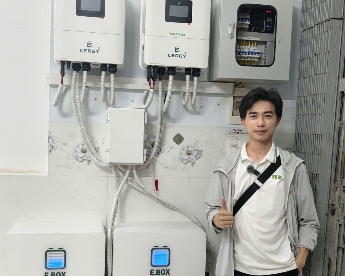 Hệ hybrid hoàn thiện: 2 biến tần Cergy và 2 pin lưu trữ E.Box 14,34 kWh do Tuấn Hải Energy lắp đặt